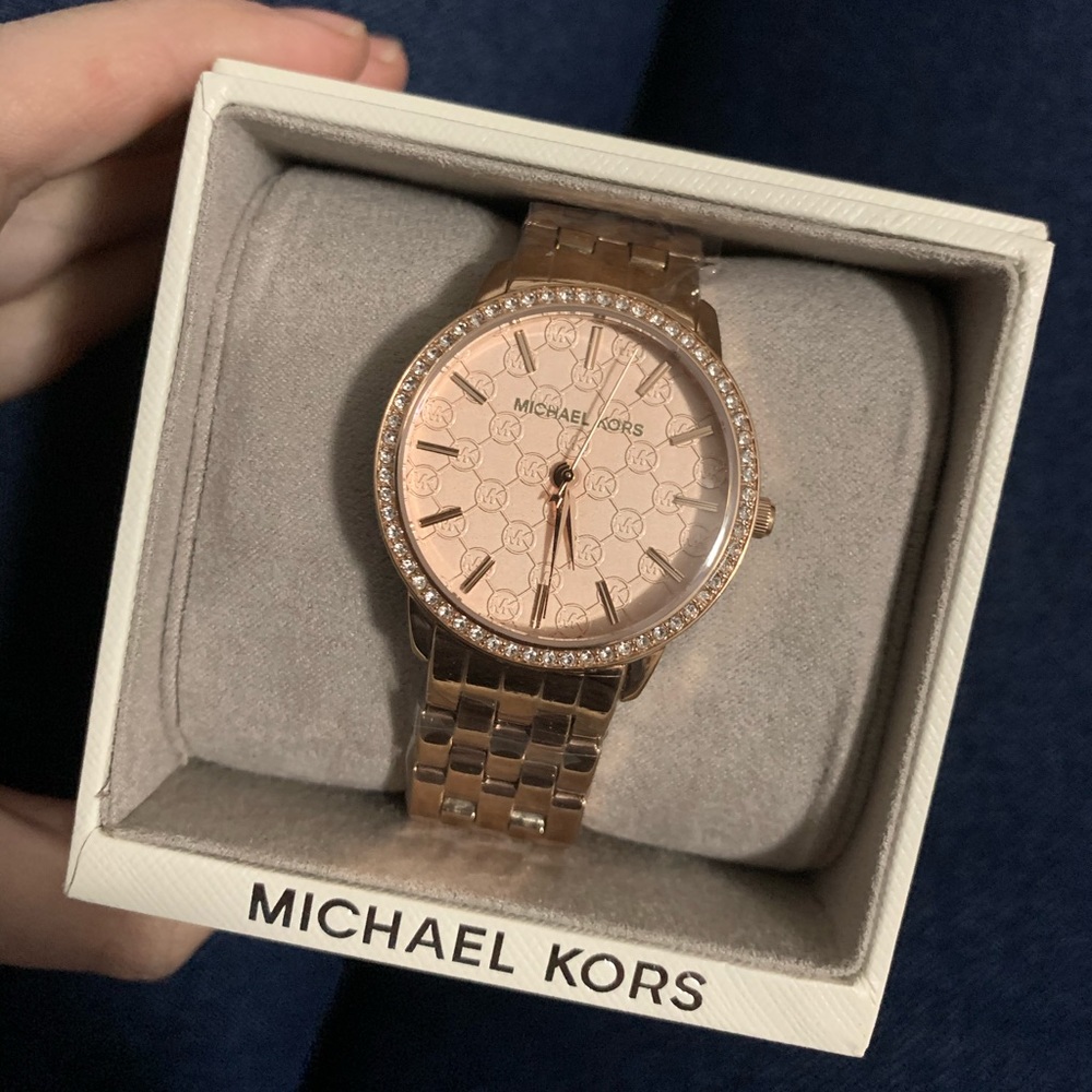 Micheal Kors rose gold watch